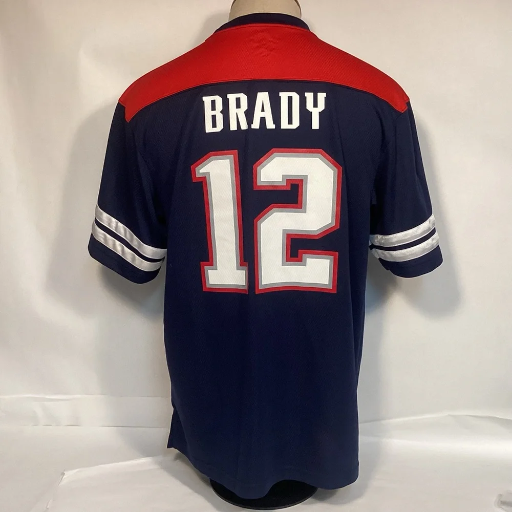 New England Patriots Tom Brady mens Jersey size large Distressed